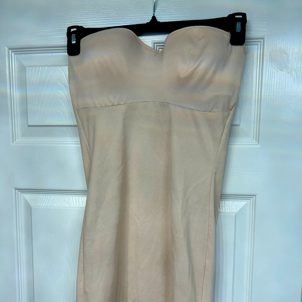 Maidenform Flexees Strapless bra and minimizer in one.